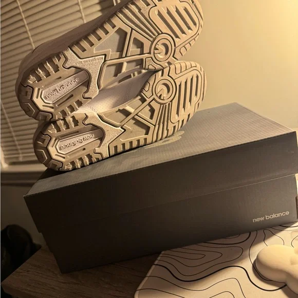 barley worn - Picture 2 of 4